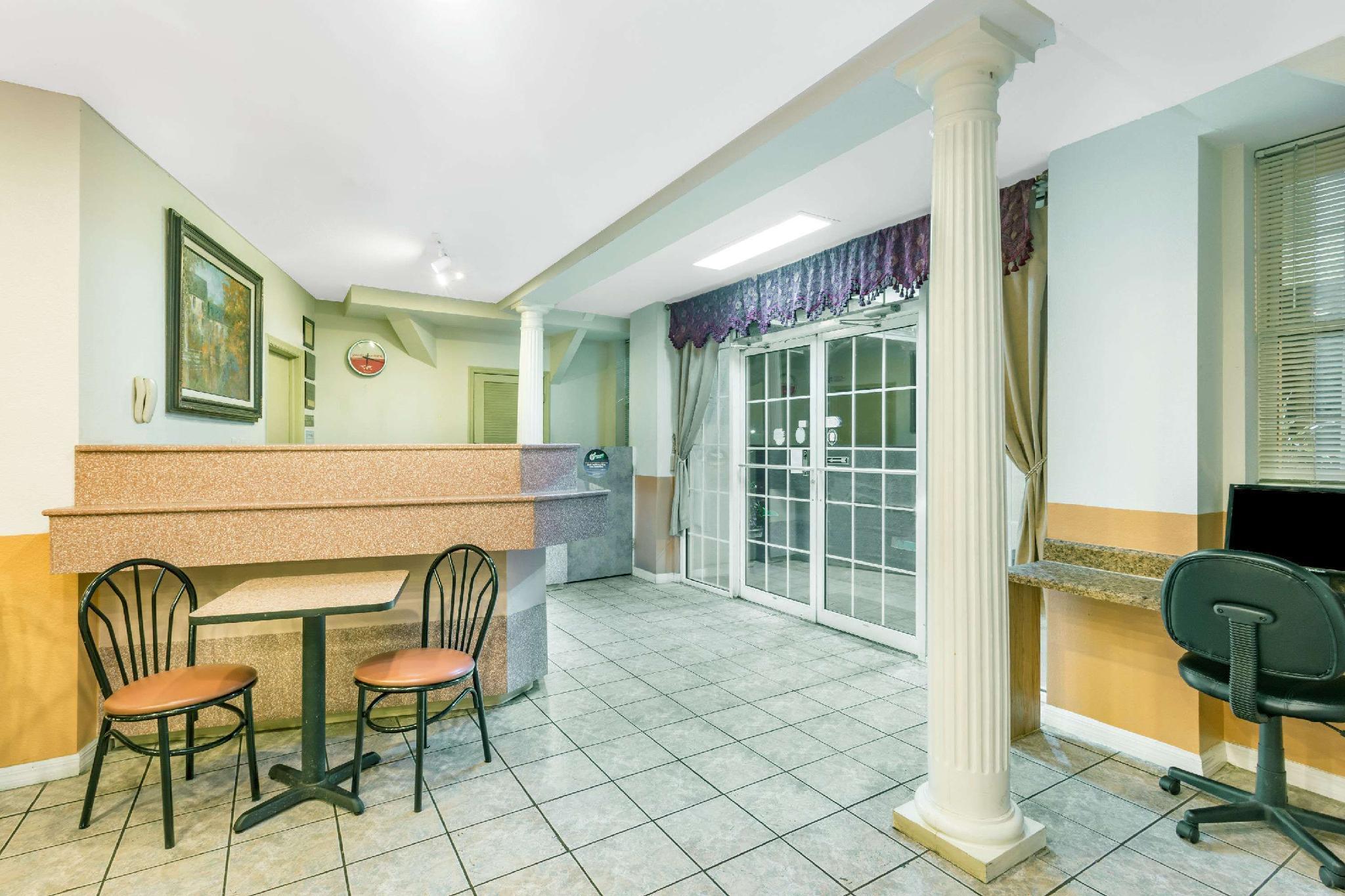 Howard Johnson By Wyndham Lake City Bagian luar foto