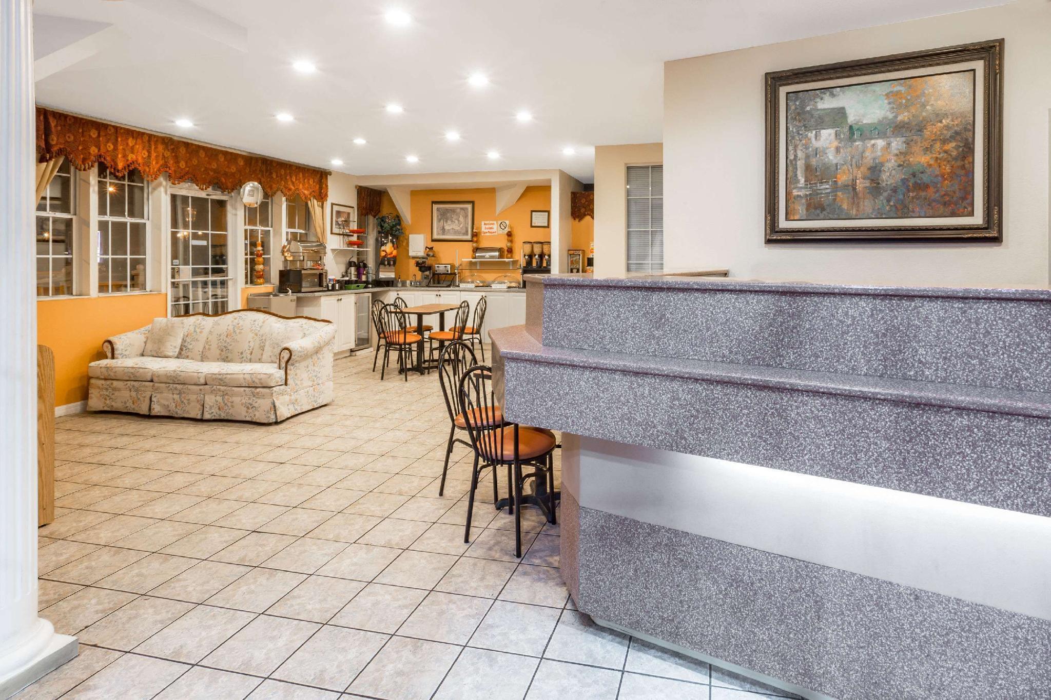 Howard Johnson By Wyndham Lake City Bagian luar foto